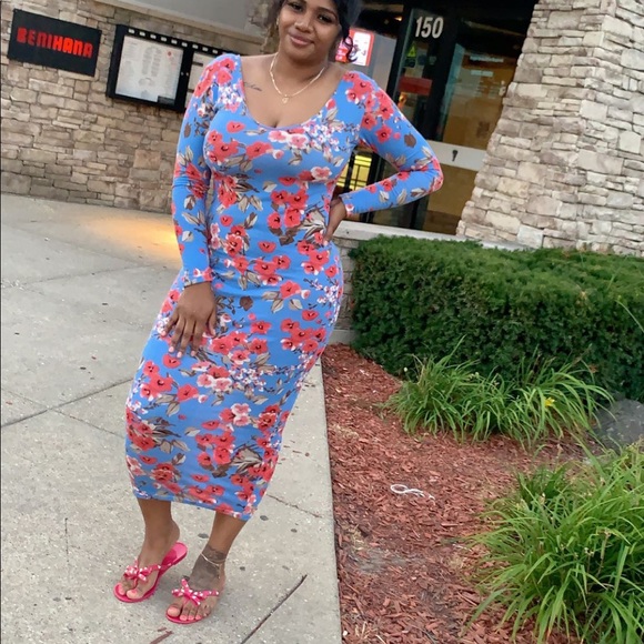 Dresses & Skirts - Long sleeve Flower dress